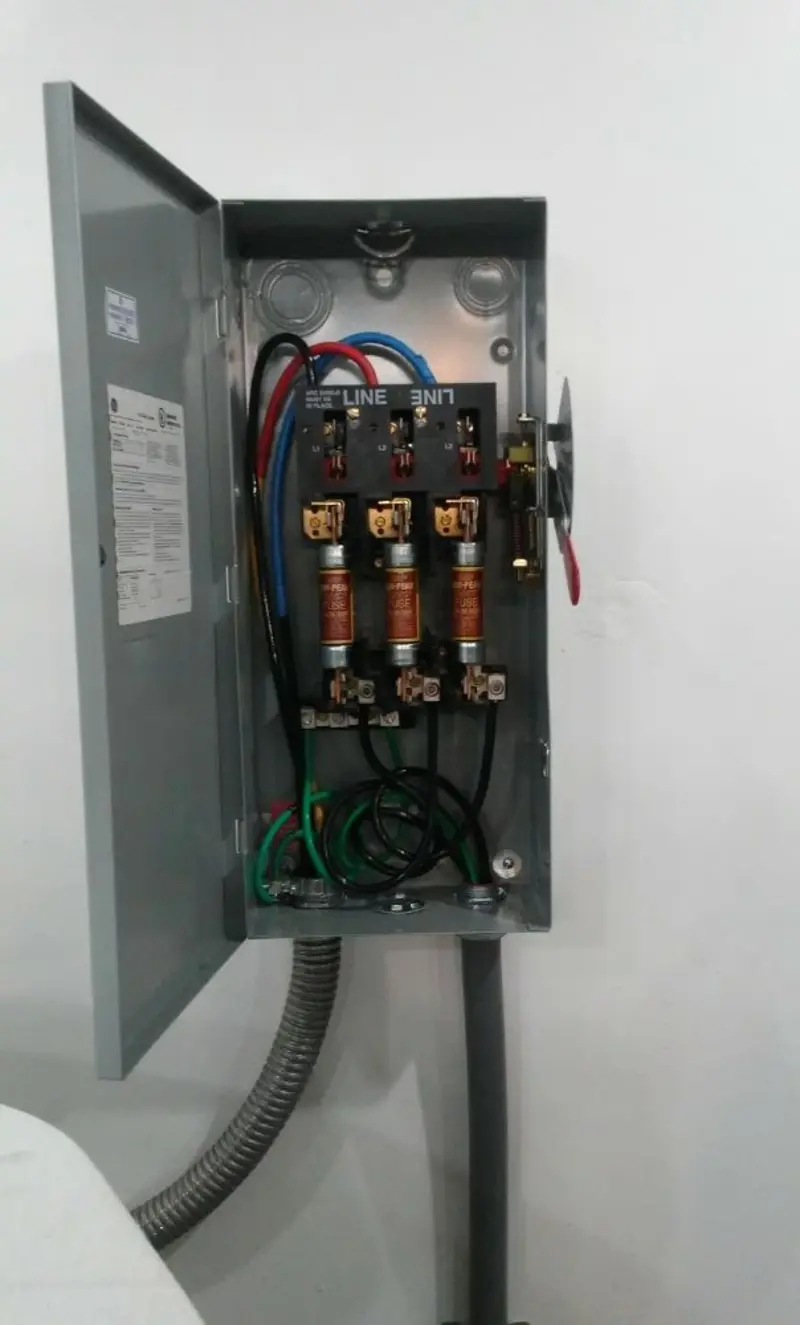 Three-phase disconnect switch installed for Smoke Detector Installation in Bridgeton